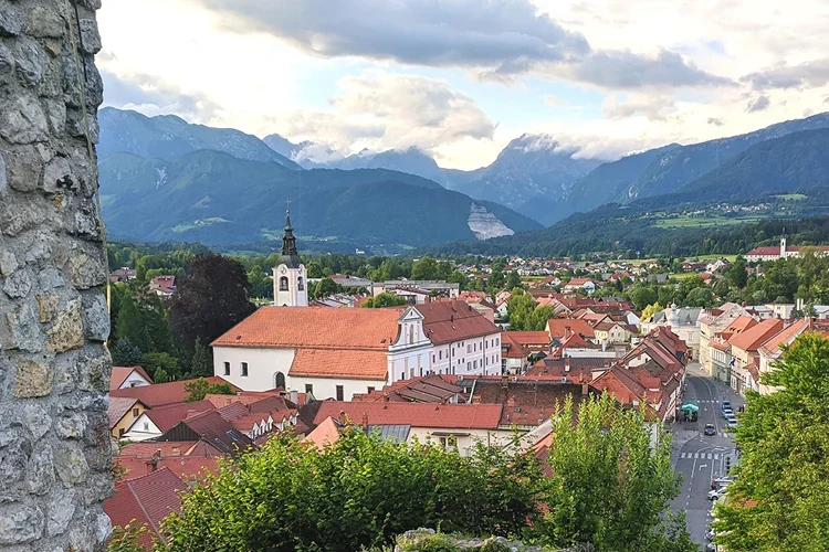 750 x 500_NASLOVNA_KAMNIŠKI RAZVOJNI FORUM_20244