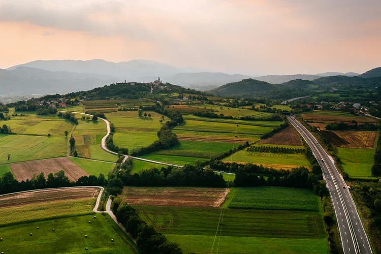 750 x 500_NASLOVNA_AJDOVŠČINA FORUM_2024